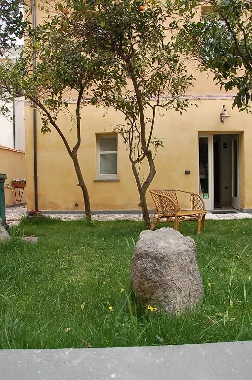 La Corte di Lucina Terralba Hotel